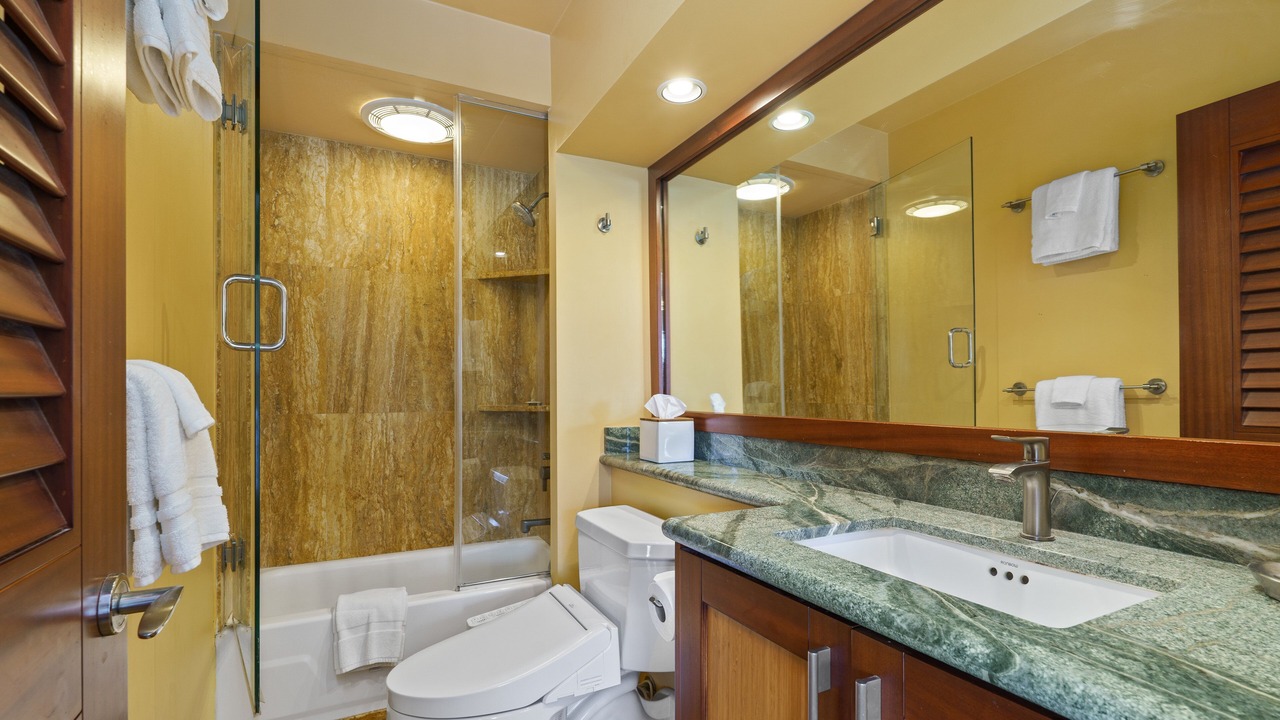 Photo of Bathroom in Waikiki