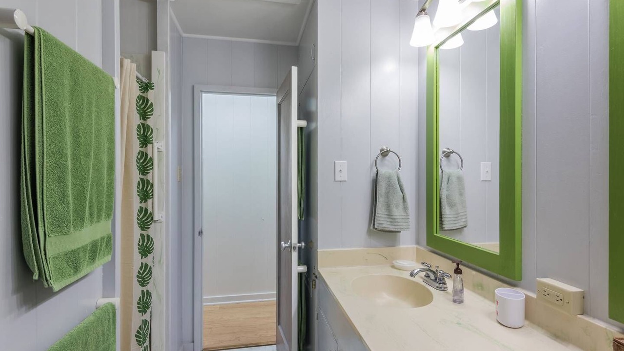 Photo of Bathroom in Waimanalo Beach