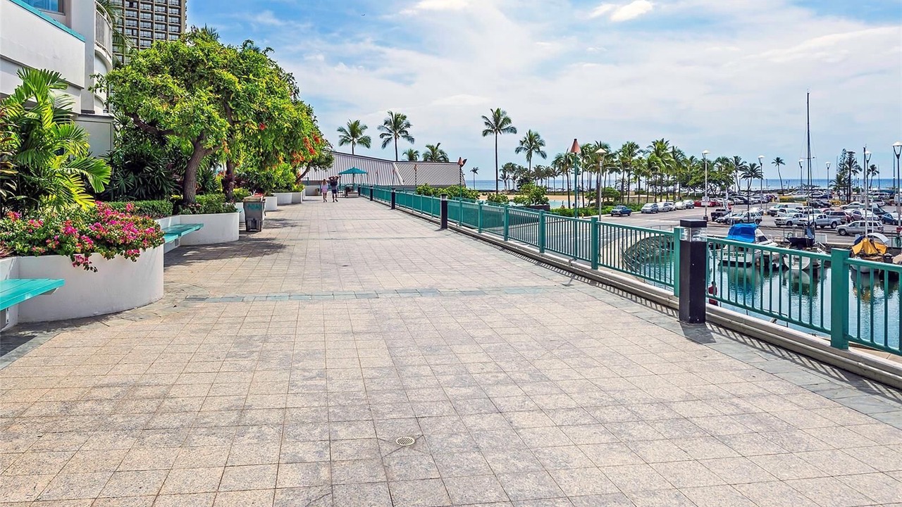 Photo of Others in Waikiki