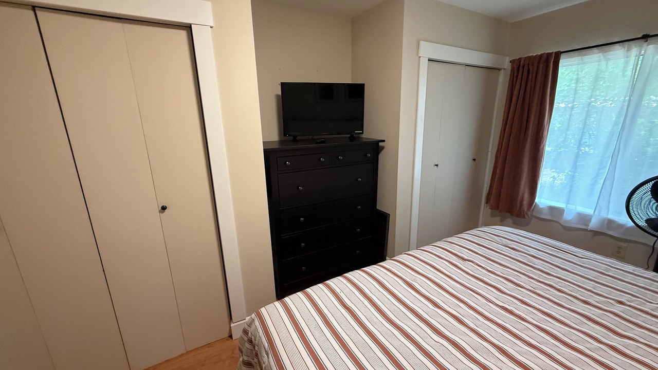 Photo of Bedroom in Lake Roesiger