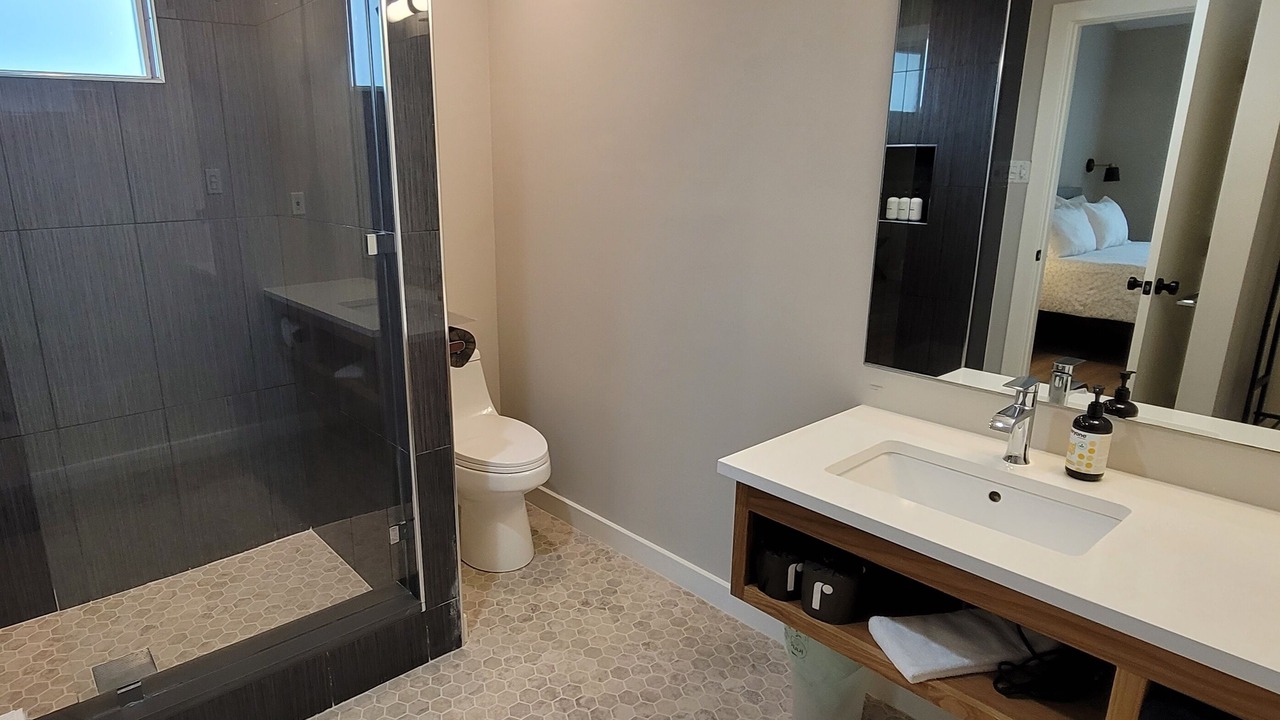 Photo of Bathroom in Hughes Park Lake