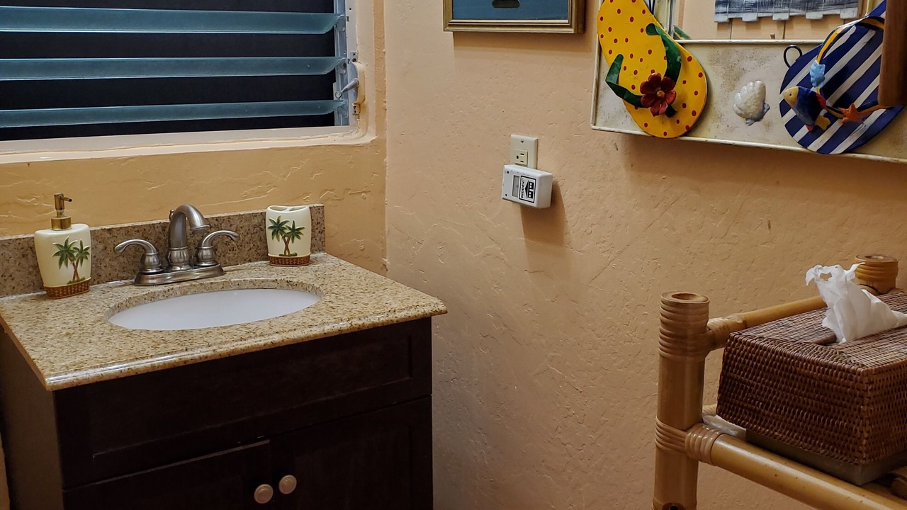 Photo of Bathroom in Kahaluu Bay