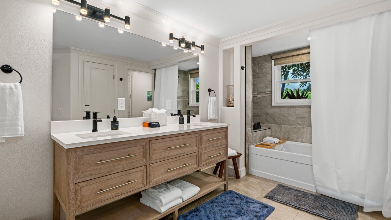 Photo of Bathroom in Poipu