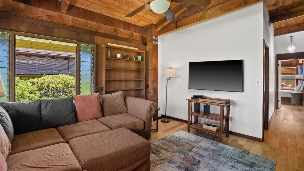 Photo of Livingroom in Hanalei