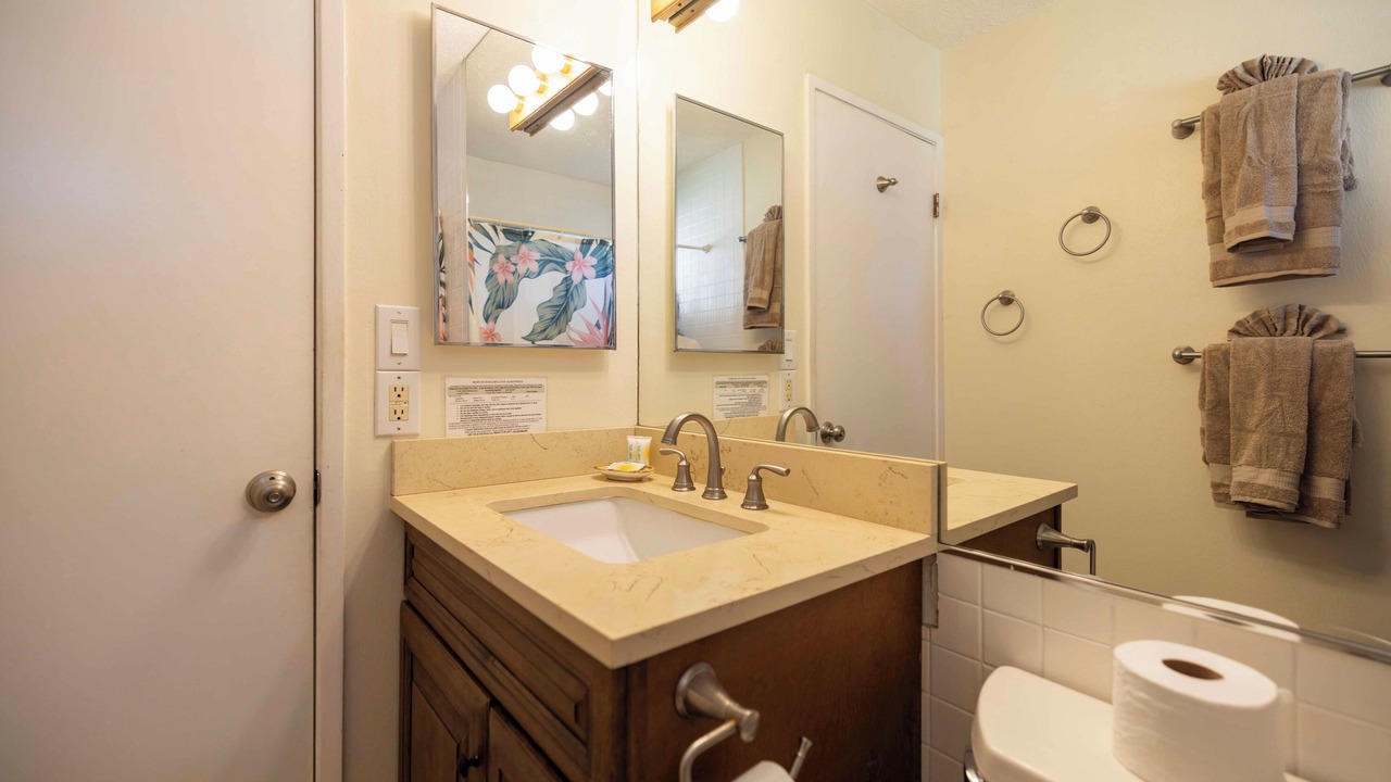 Photo of Bathroom in Maalaea