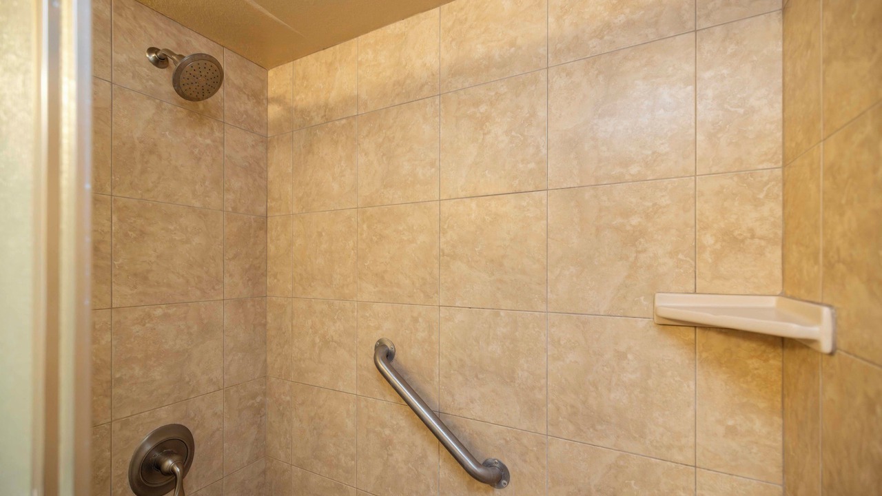 Photo of Bathroom in Maalaea