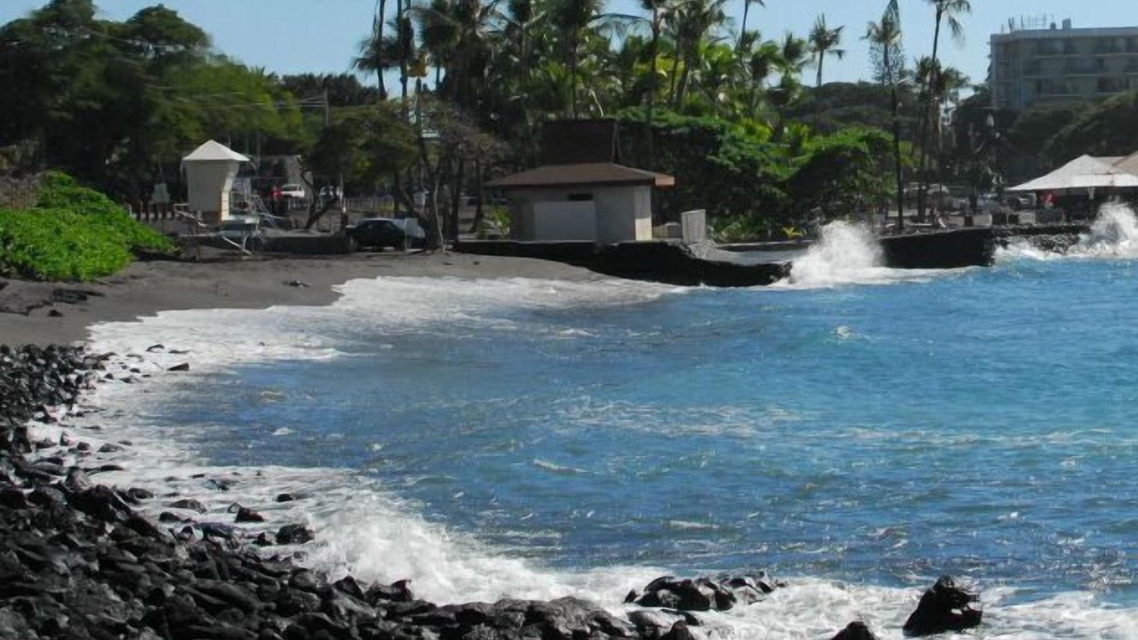 Photo of Others in Kahaluu Bay