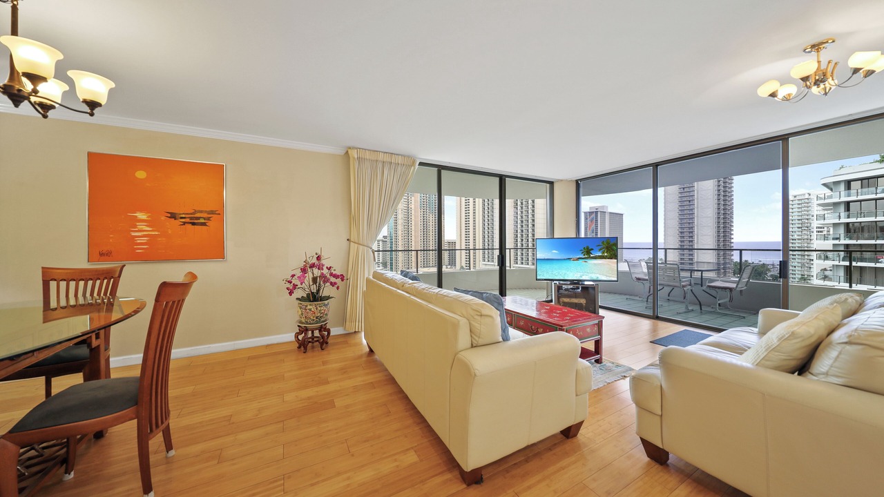 Photo of Livingroom in Waikiki