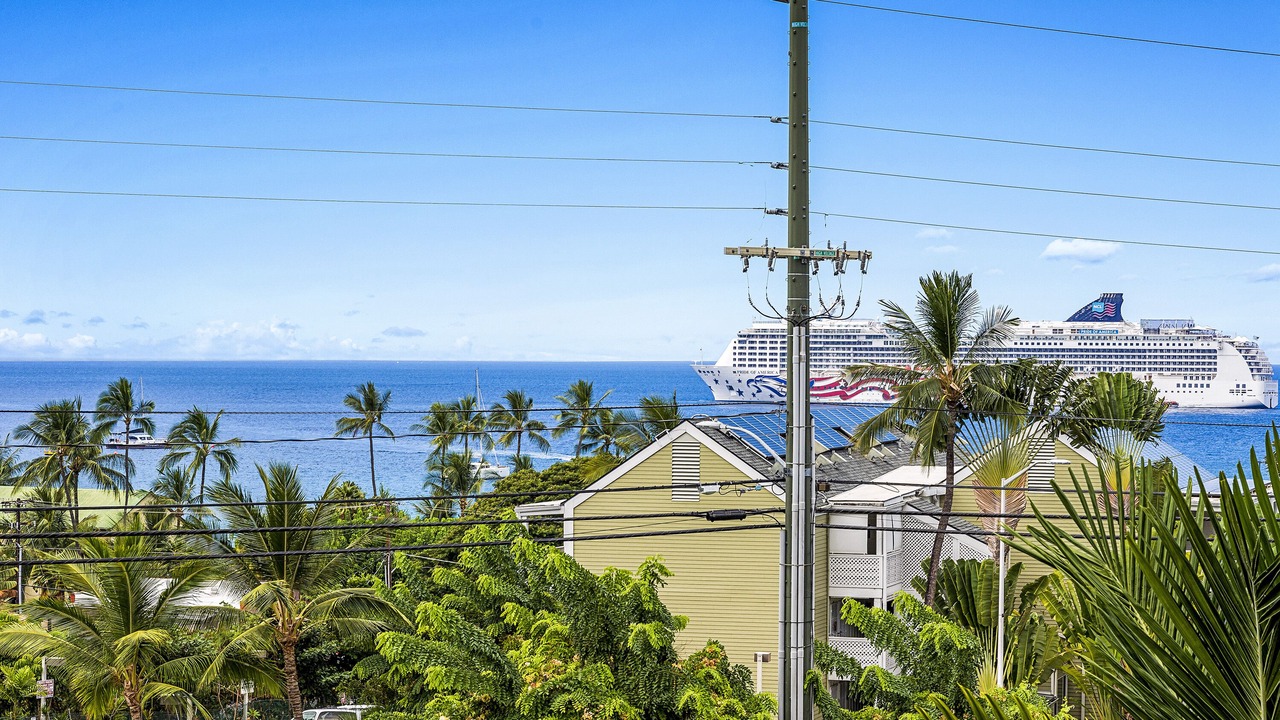 Photo of Others in Historic Kailua Village