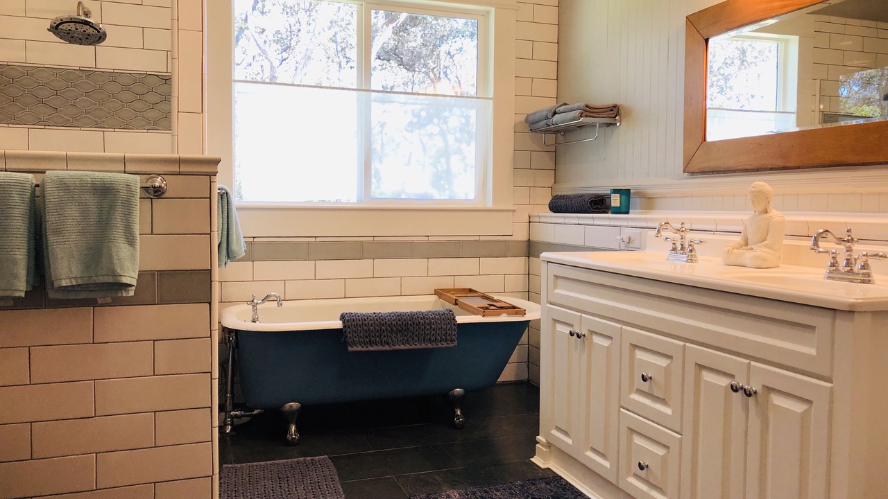 Photo of Bathroom in Volcano