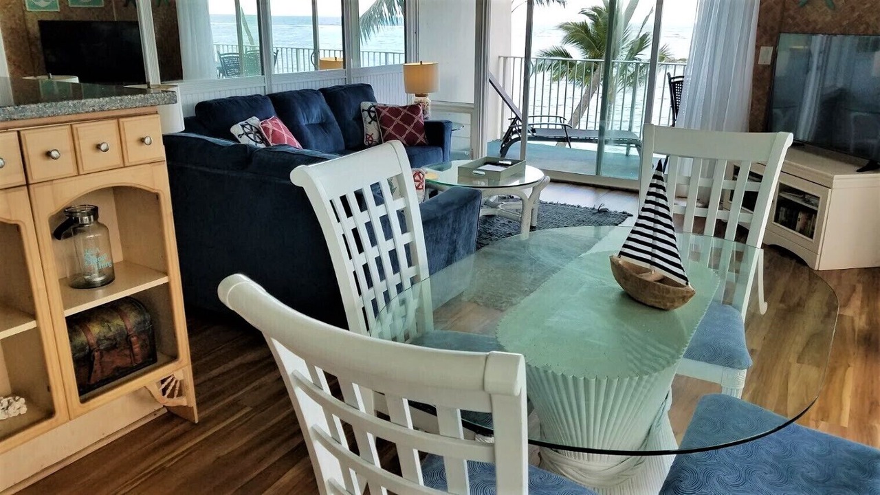 Photo of Livingroom in Punaluu