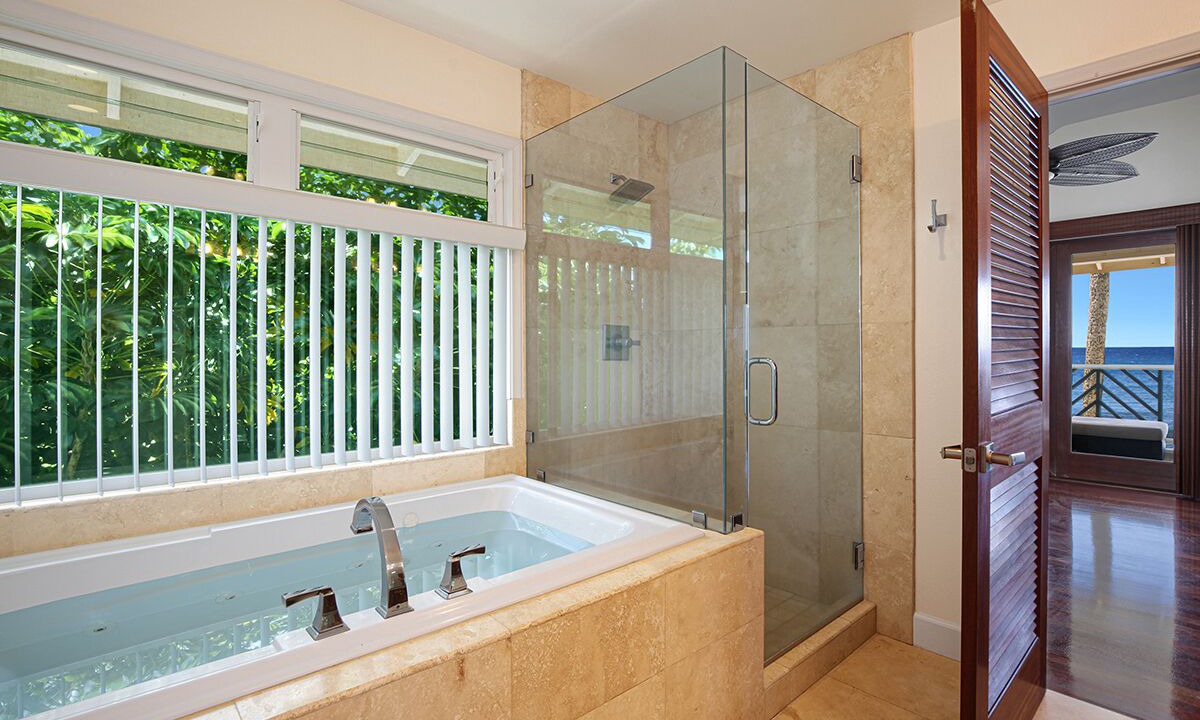 Photo of Bathroom in Poipu