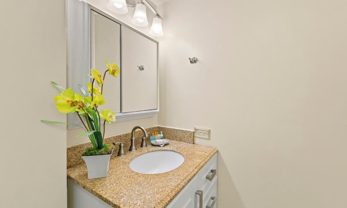 Photo of Bathroom in Waikiki