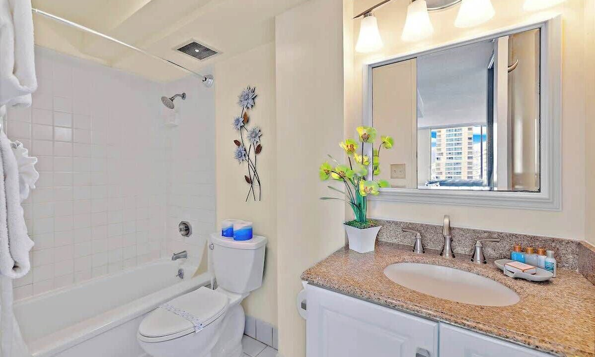 Photo of Bathroom in Waikiki