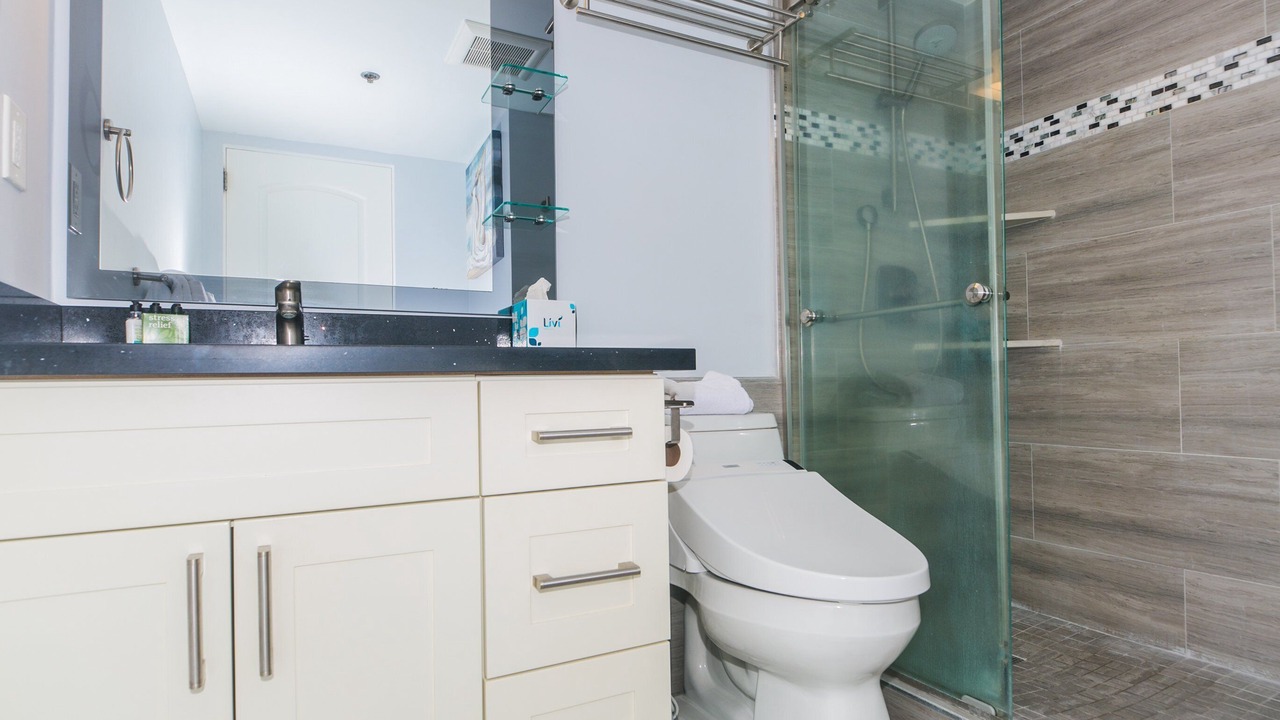 Photo of Bathroom in Waikiki
