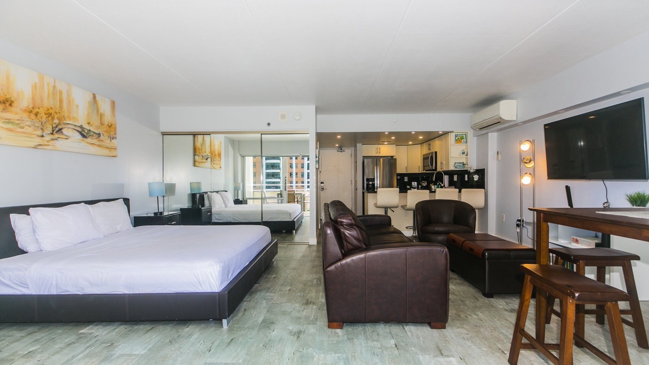 Photo of Bedroom in Waikiki