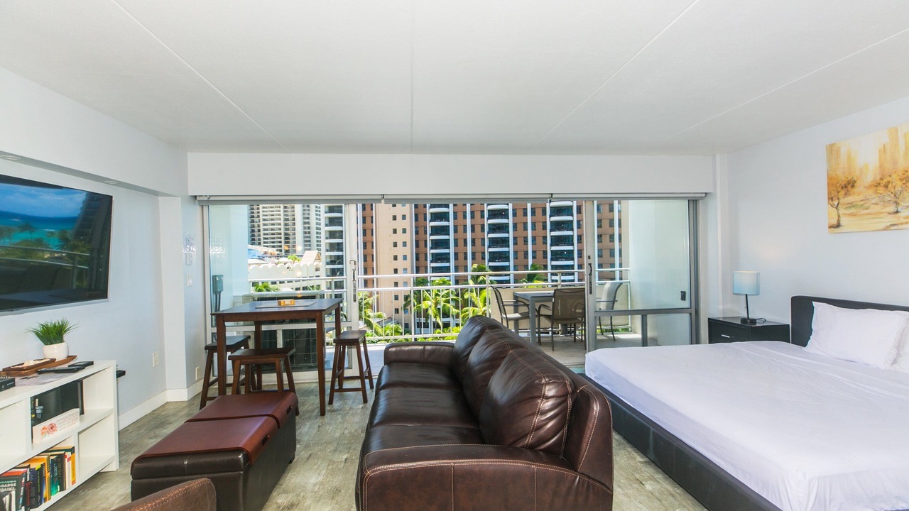 Photo of Livingroom in Waikiki