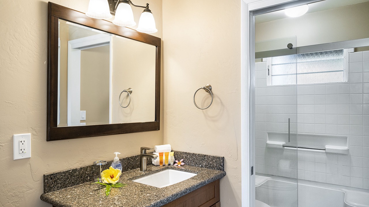 Photo of Bathroom in Keauhou