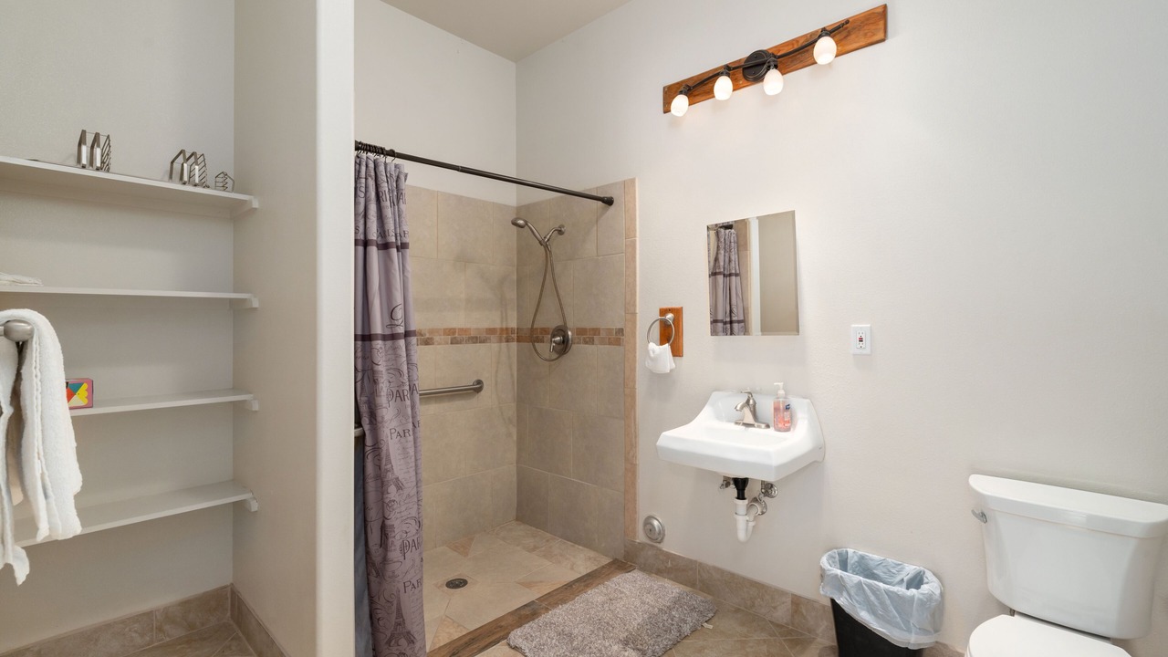 Photo of Bathroom in Keaau
