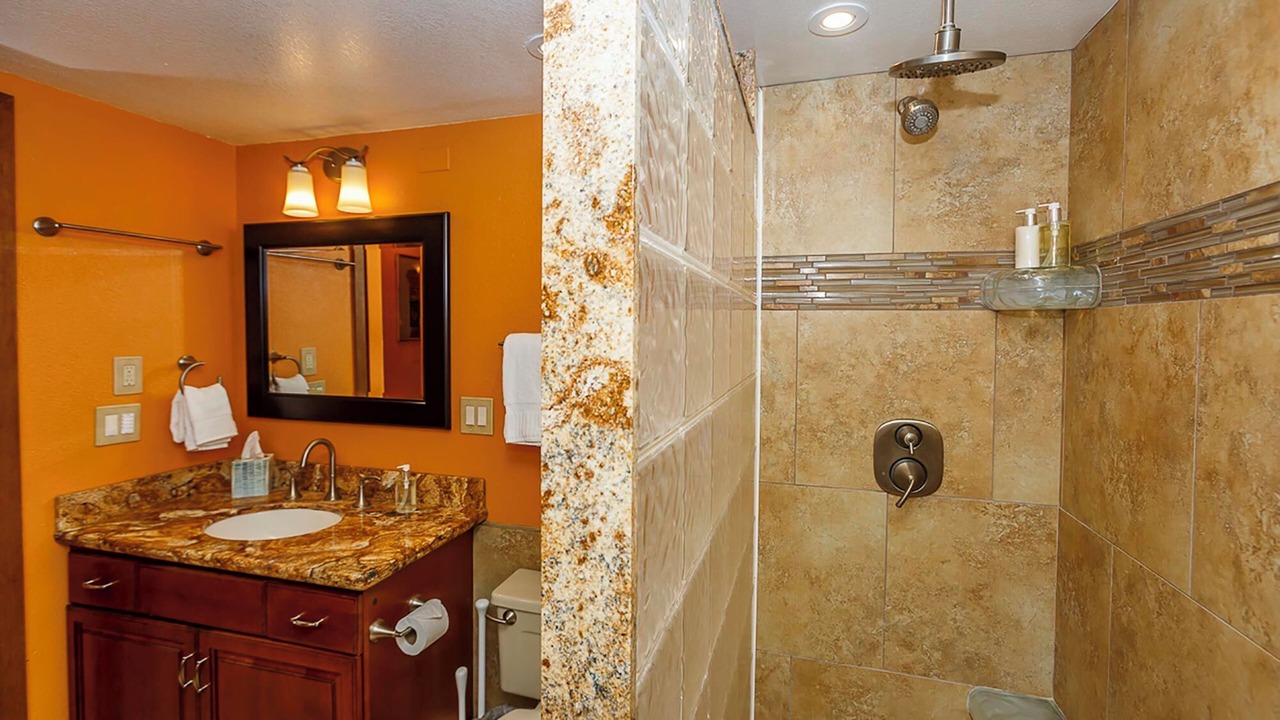 Photo of Bathroom in Poipu