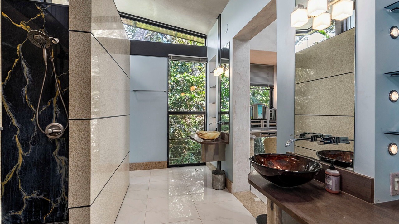Photo of Bathroom in Makiki