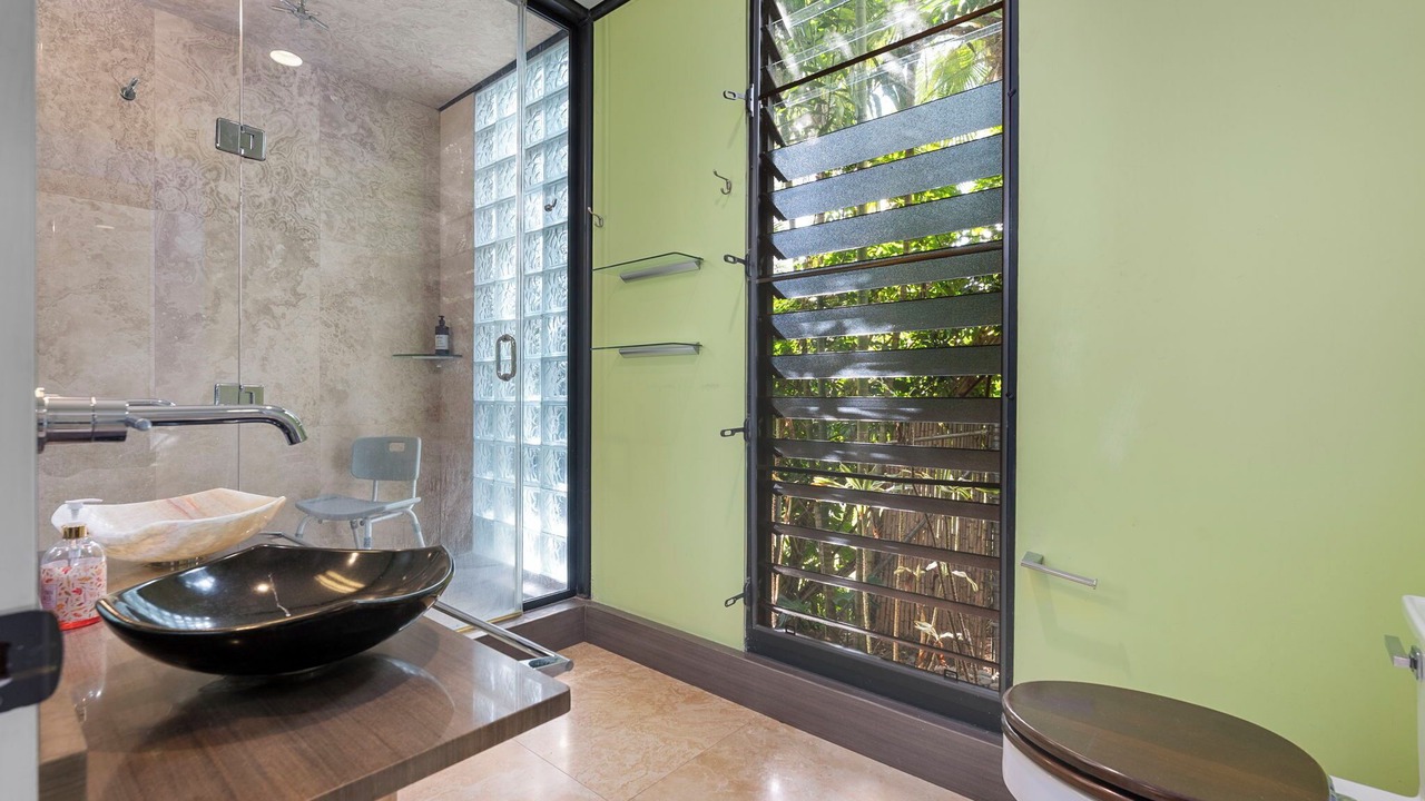 Photo of Bathroom in Makiki