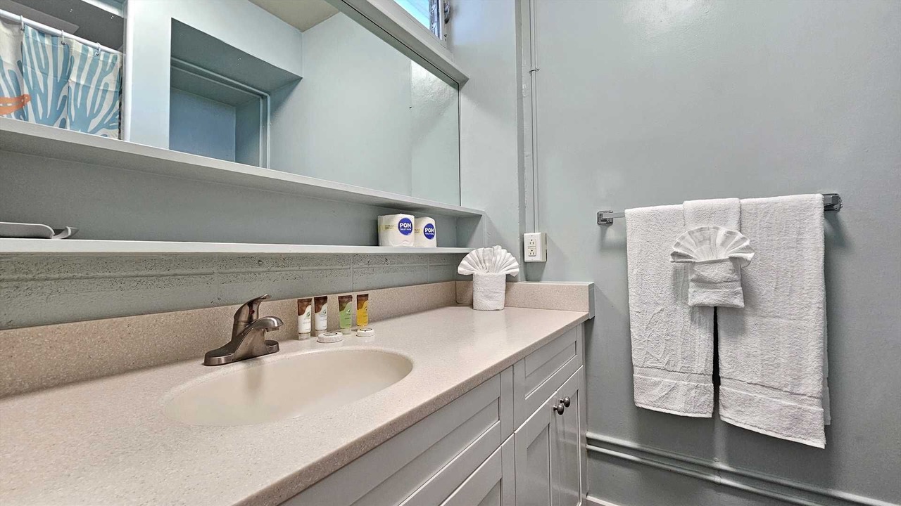 Photo of Bathroom in Waikiki