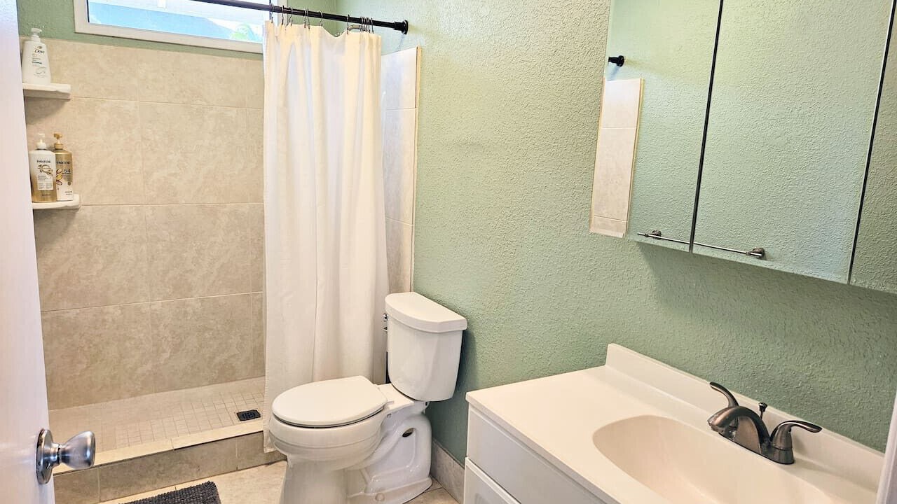Photo of Bathroom in Punaluu