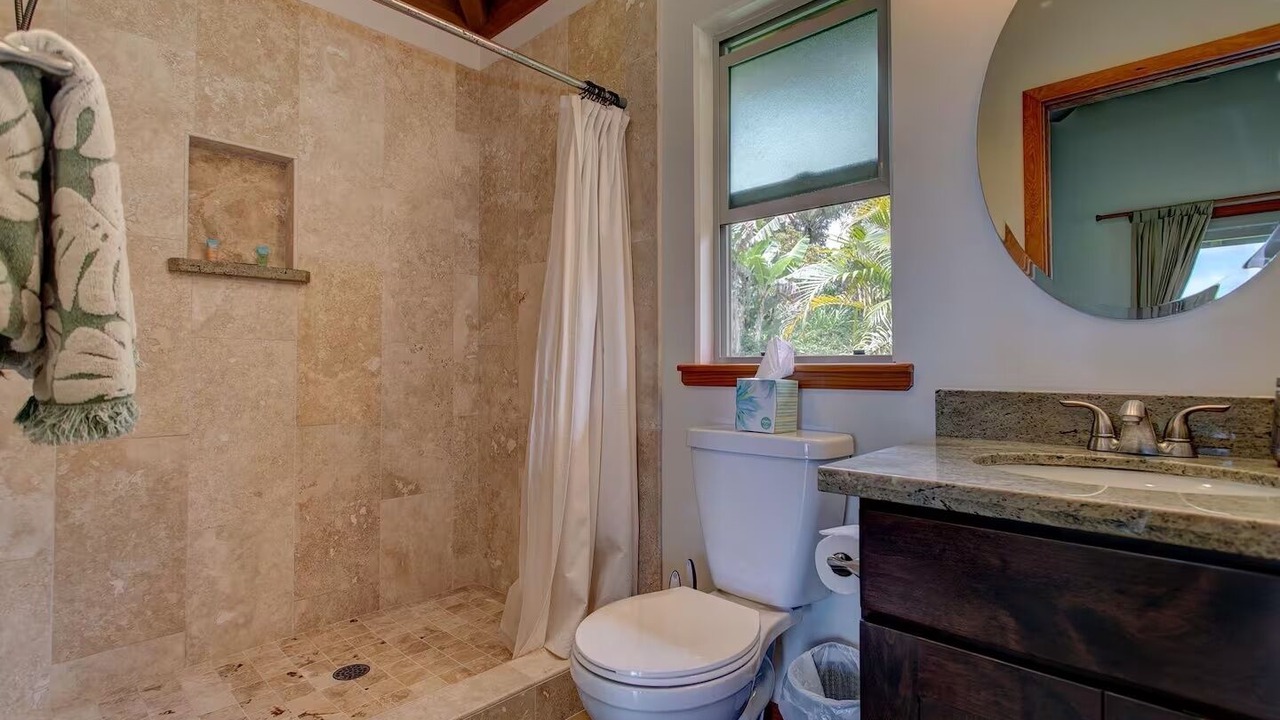 Photo of Bathroom in Puna Palisades