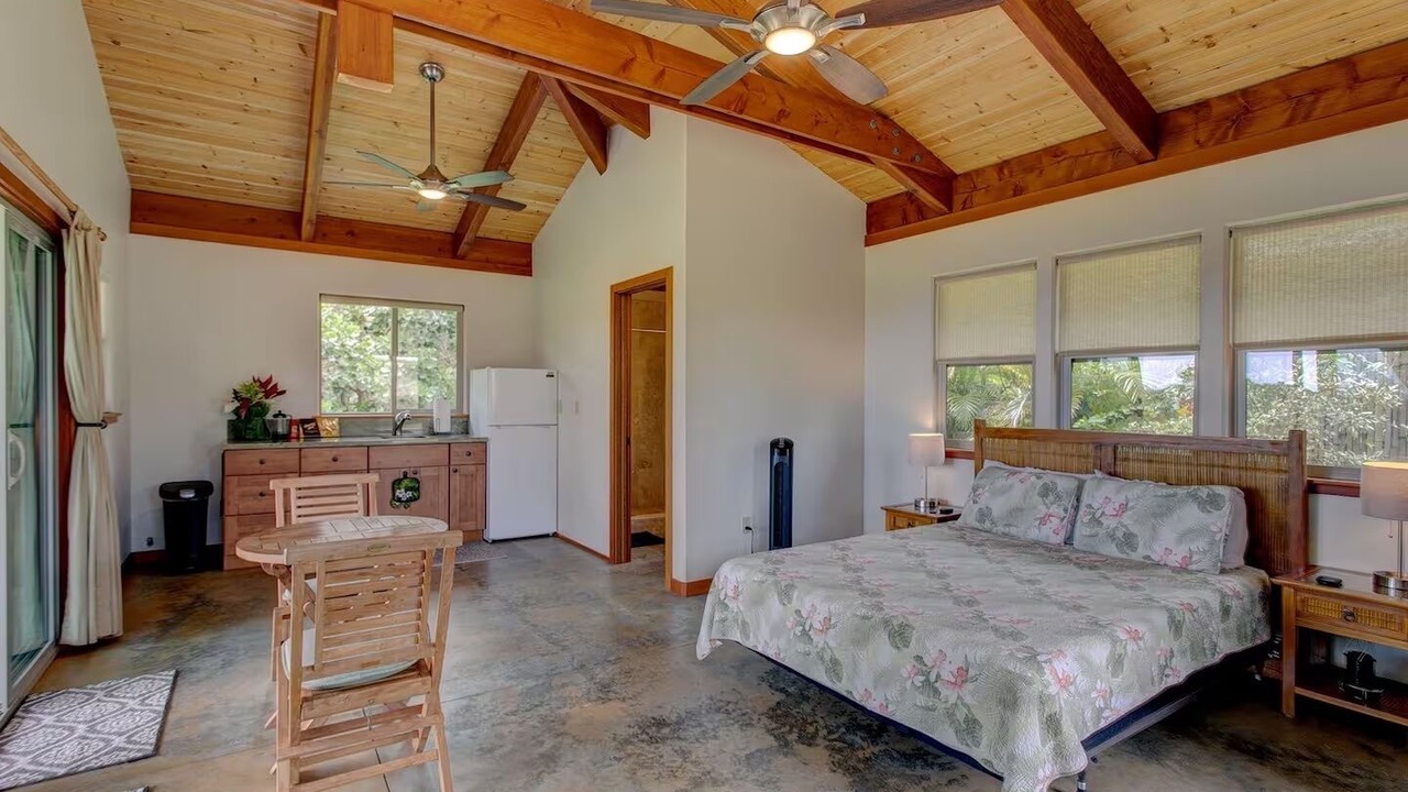 Photo of Bedroom in Puna Palisades