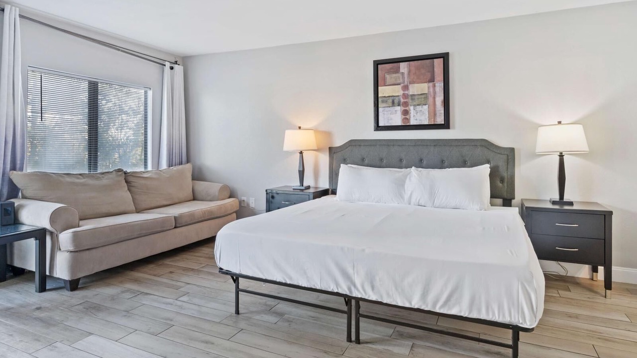 Photo of Bedroom in Florida Center