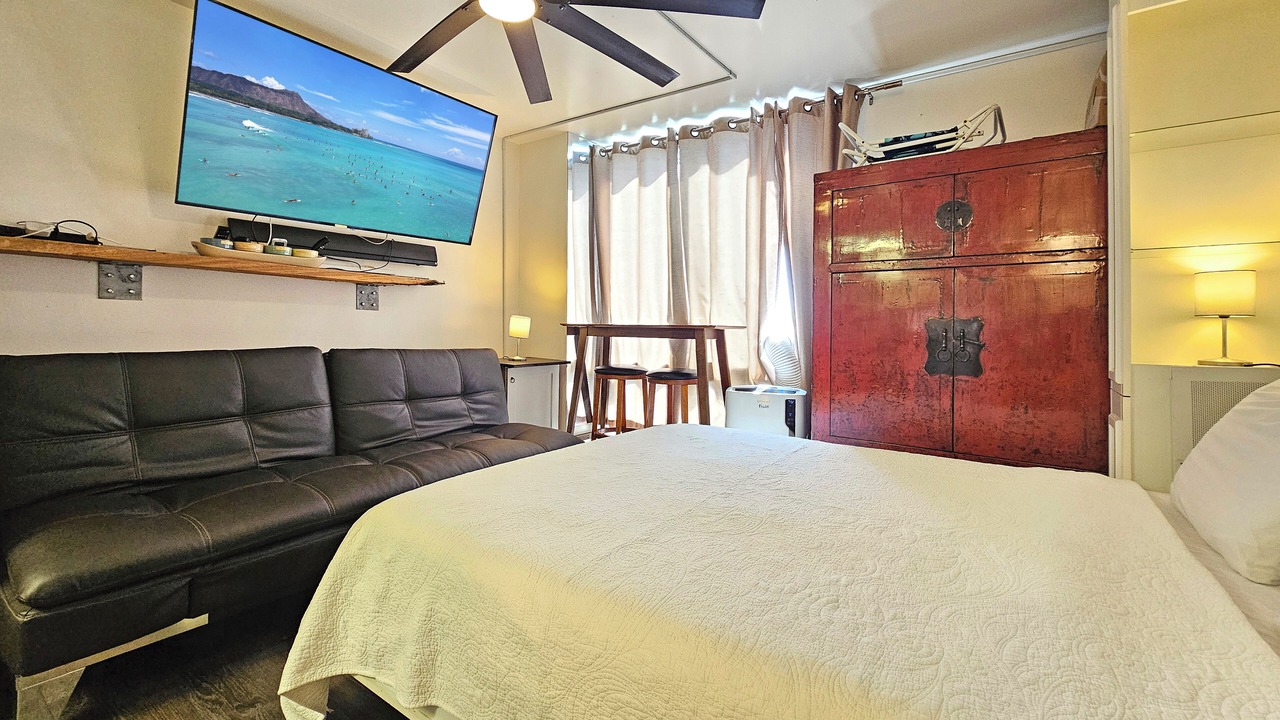 Photo of Bedroom in Waikiki