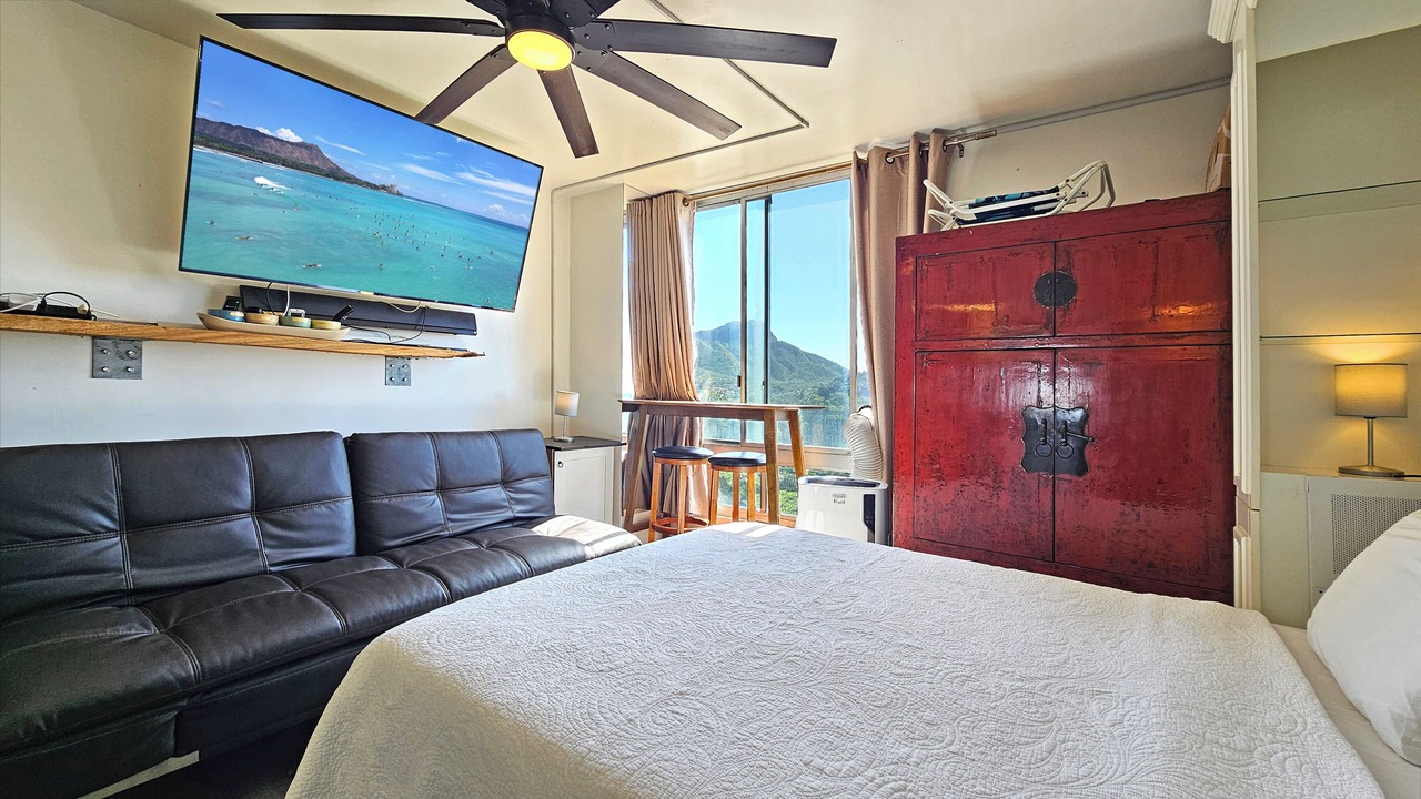 Photo of Bedroom in Waikiki