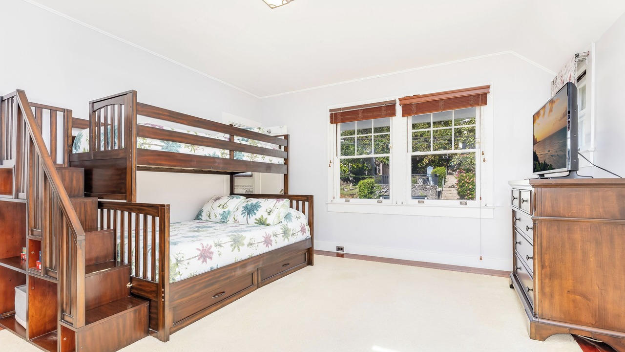 Photo of Bedroom in Manoa