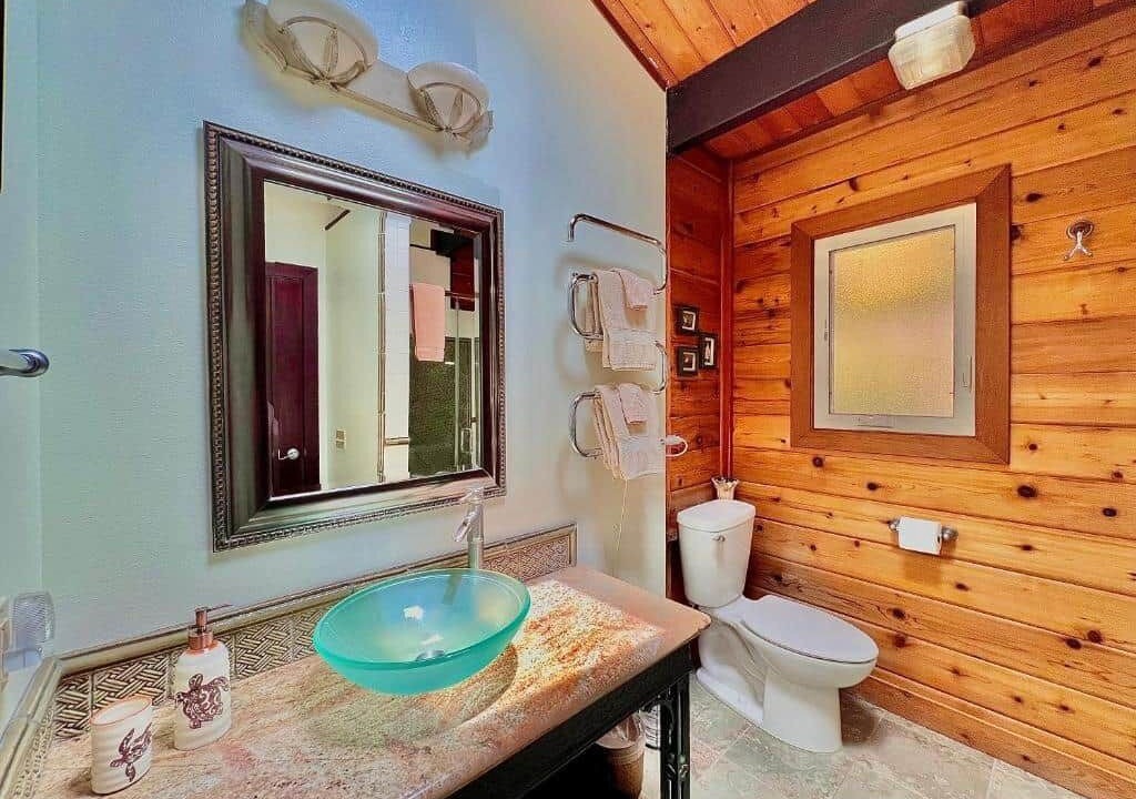 Photo of Bathroom in Volcano
