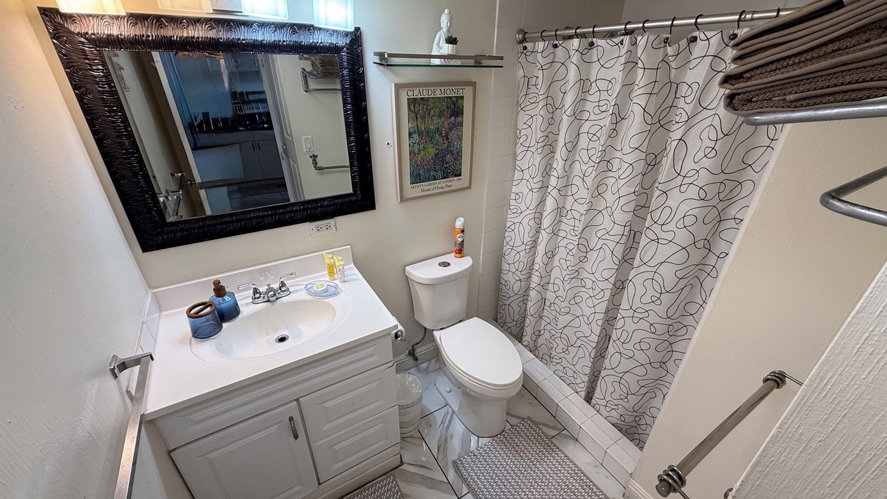 Photo of Bathroom in Waikiki