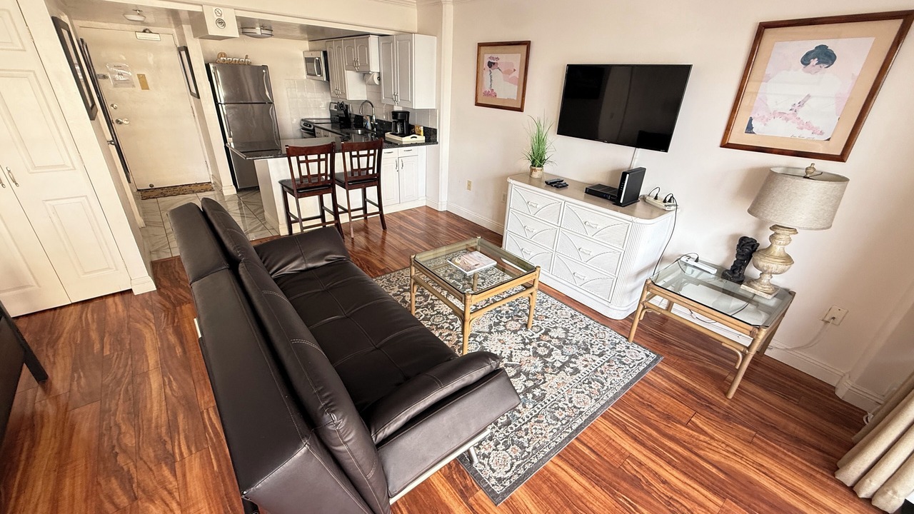 Photo of Livingroom in Waikiki