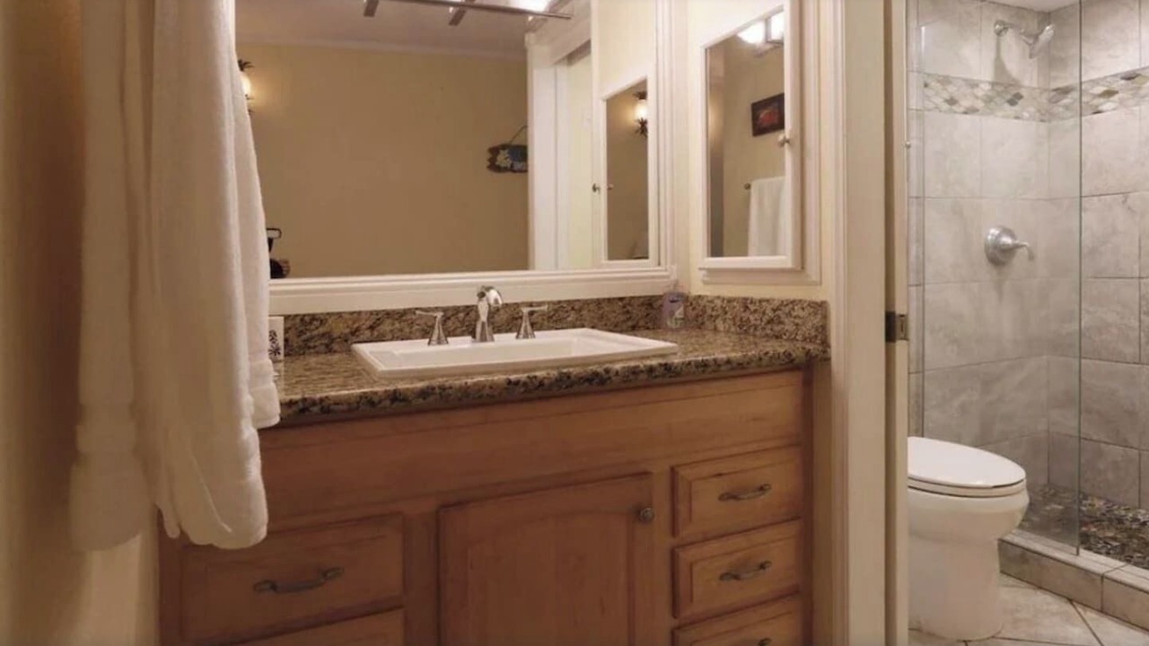 Photo of Bathroom in Honokowai