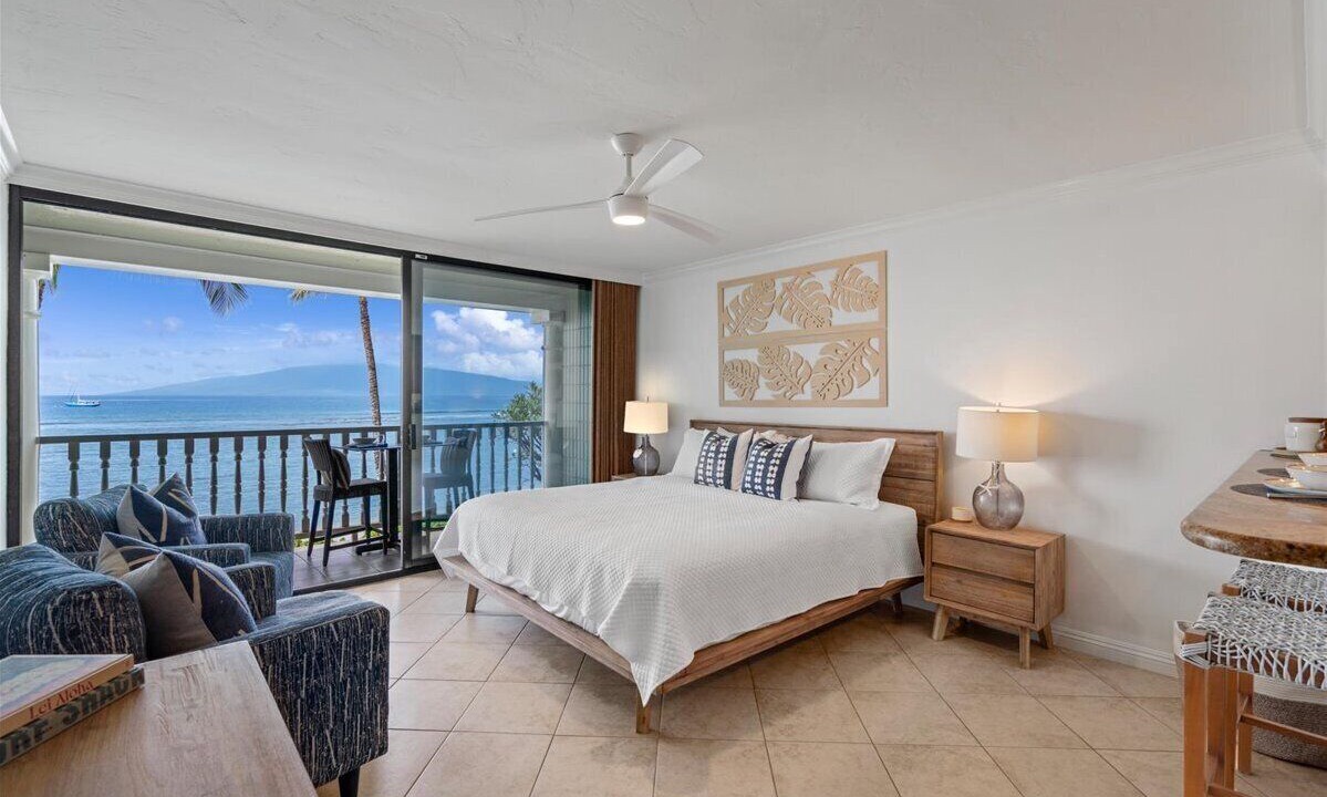 Photo of Bedroom in Historic Lahaina Front Street