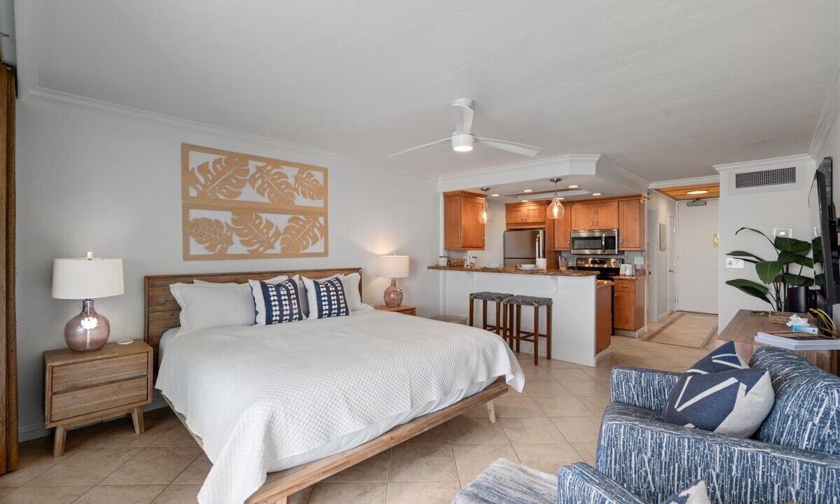 Photo of Bedroom in Historic Lahaina Front Street