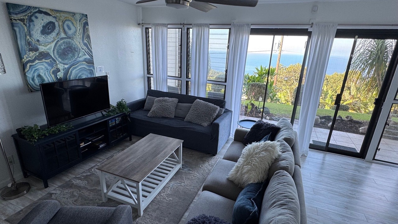 Photo of Livingroom in Honalo