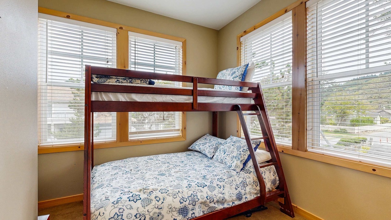 Photo of Bedroom in Neskowin