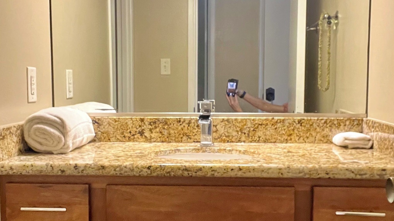 Photo of Bathroom in Historic Lahaina Front Street