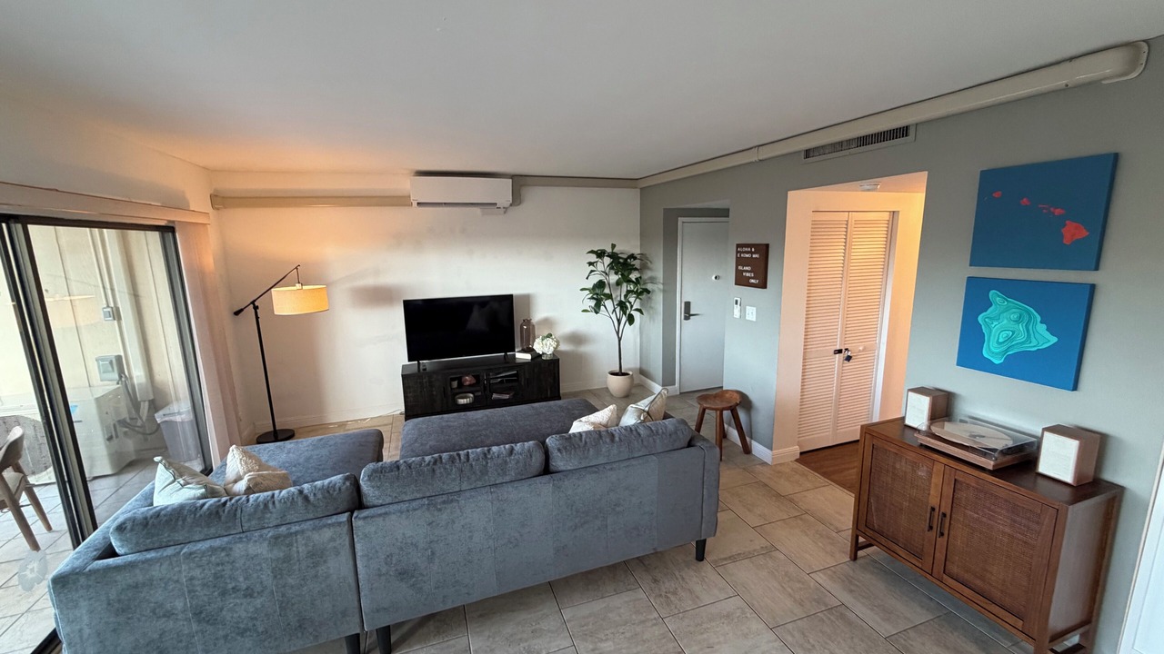 Photo of Livingroom in Historic Kailua Village