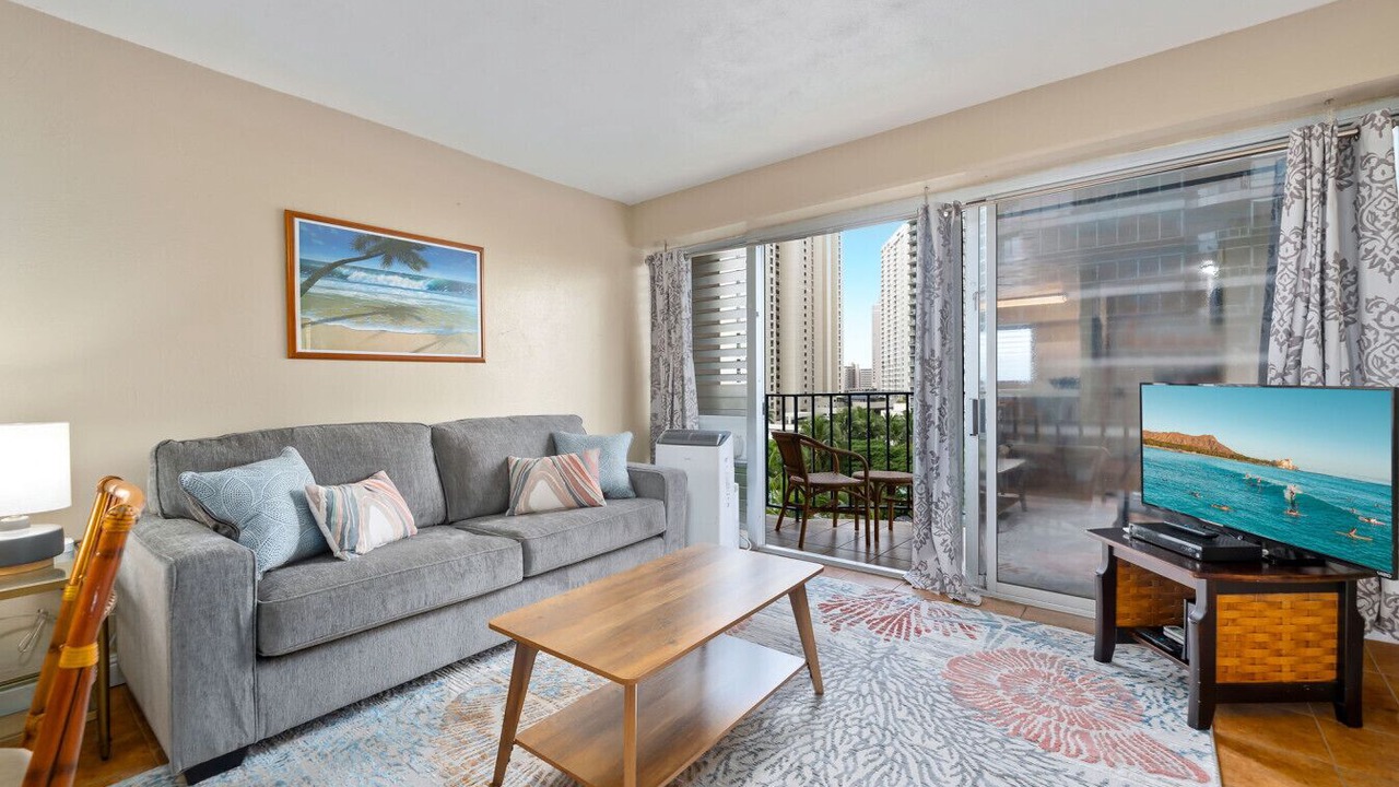 Photo of Livingroom in Waikiki
