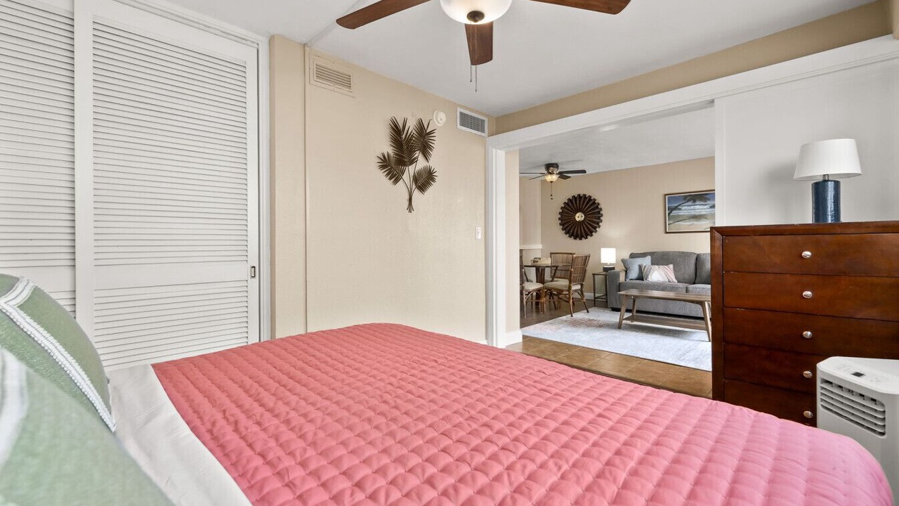 Photo of Bedroom in Waikiki