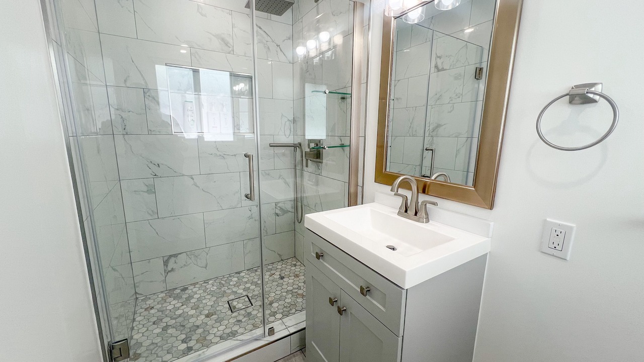 Photo of Bathroom in McCully - Moiliili