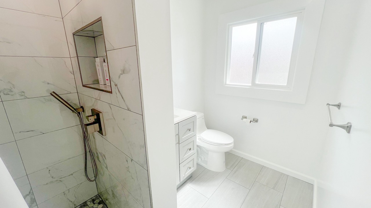 Photo of Bathroom in McCully - Moiliili