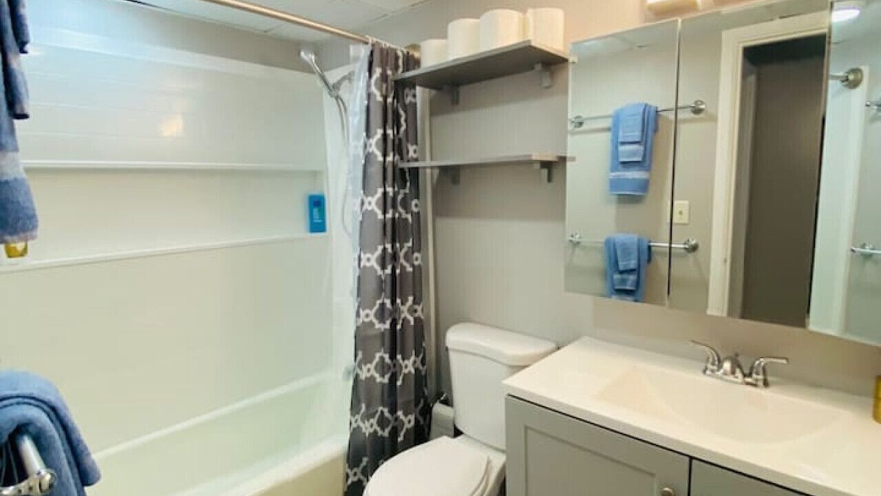 Photo of Bathroom in McCully - Moiliili
