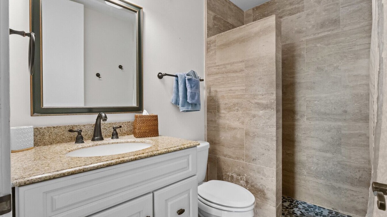 Photo of Bathroom in Ala Moana
